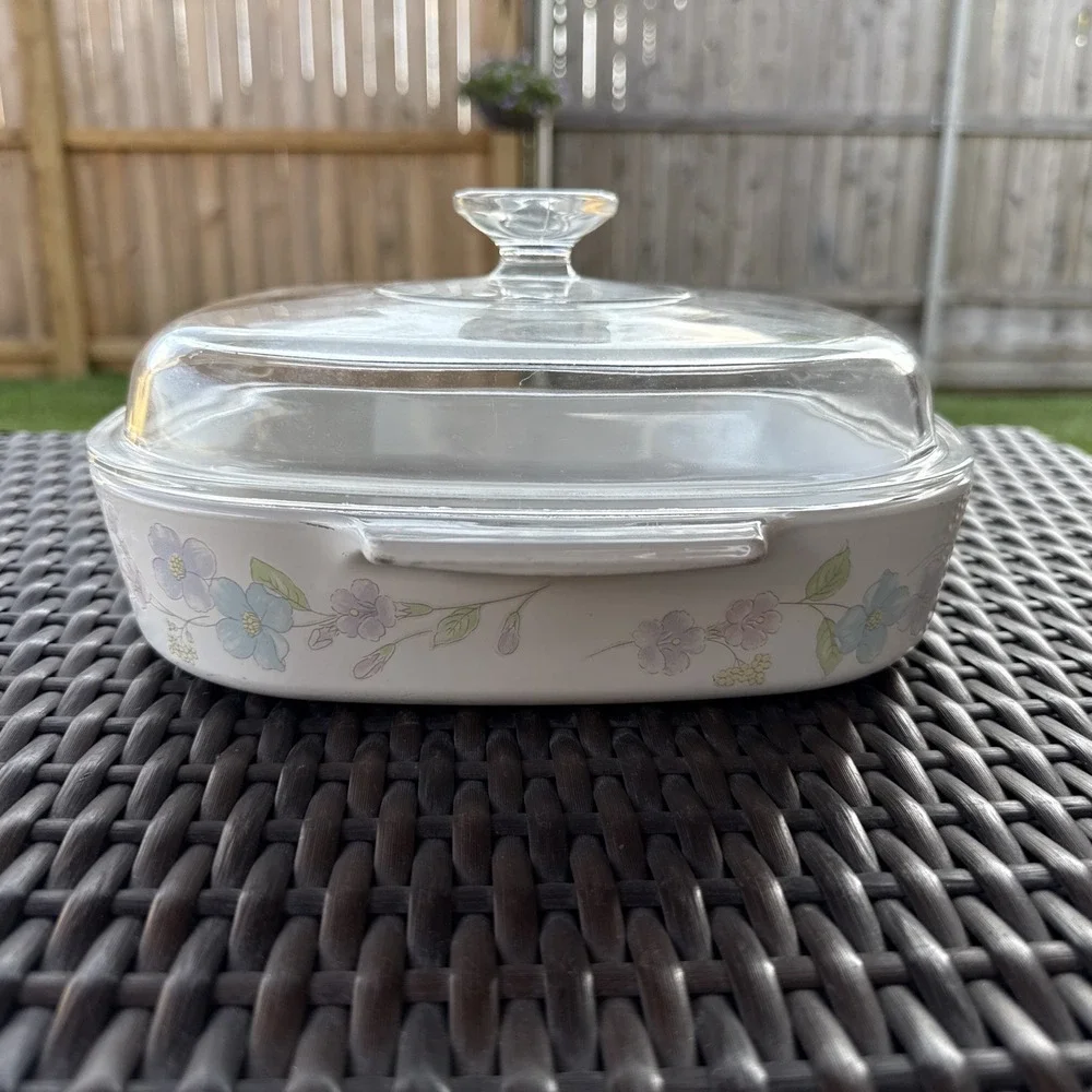Vintage 1980's Corning Ware 2.5 Liter A-10-B Pastel Bouquet Casserole w/Lid RARE